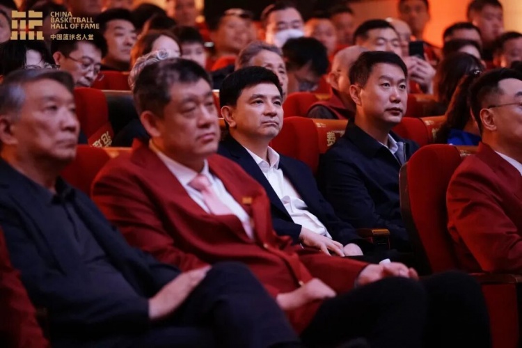 中国篮球名人堂入堂仪式的4个“隐藏人物”